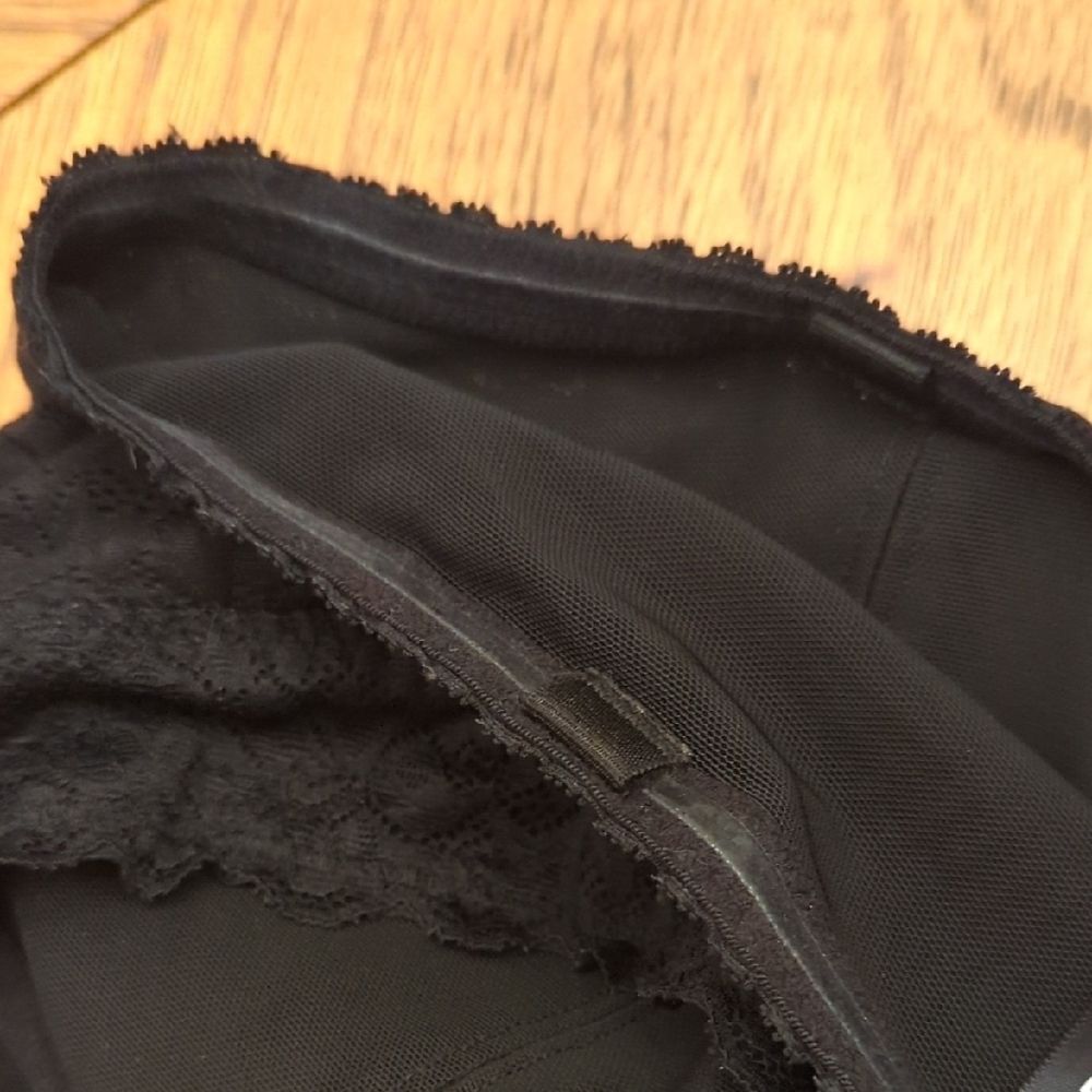 Torrid Black Lace Bandeau Equivalent to Brand Size 00 = Size 10 Or M/L - Picture 6 of 9